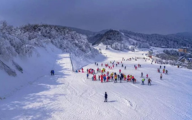 滑雪不必去东北，大贵州这些滑雪场圆你滑雪梦插图4